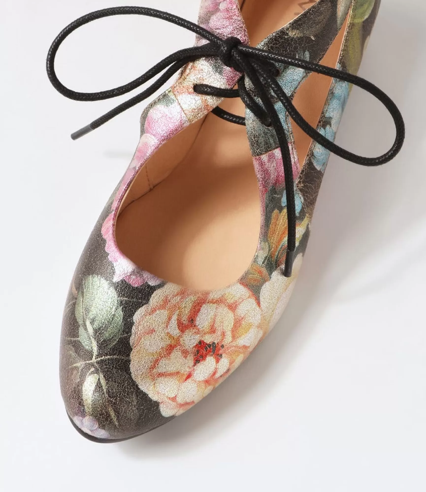 New Midas Shoes Earing Vintage Metal Floral Leather Heels